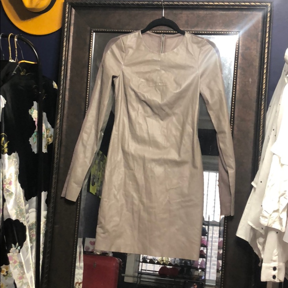 BCBG CEGAN FRIENDLY DRESS.